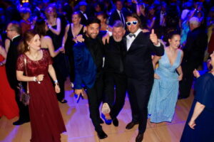 blauer-ball-2022-09