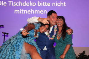 blauer-ball-2022-44 Den Text oben bitte nicht falsch verstehen.. :))