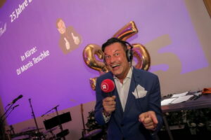blauer-ball-2022-dj-hamburg-14 Danke an Fotograf-Profi Jan-Rasmus Lippels